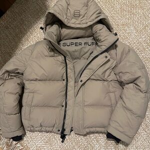 Aritzia Super Puff Shorty